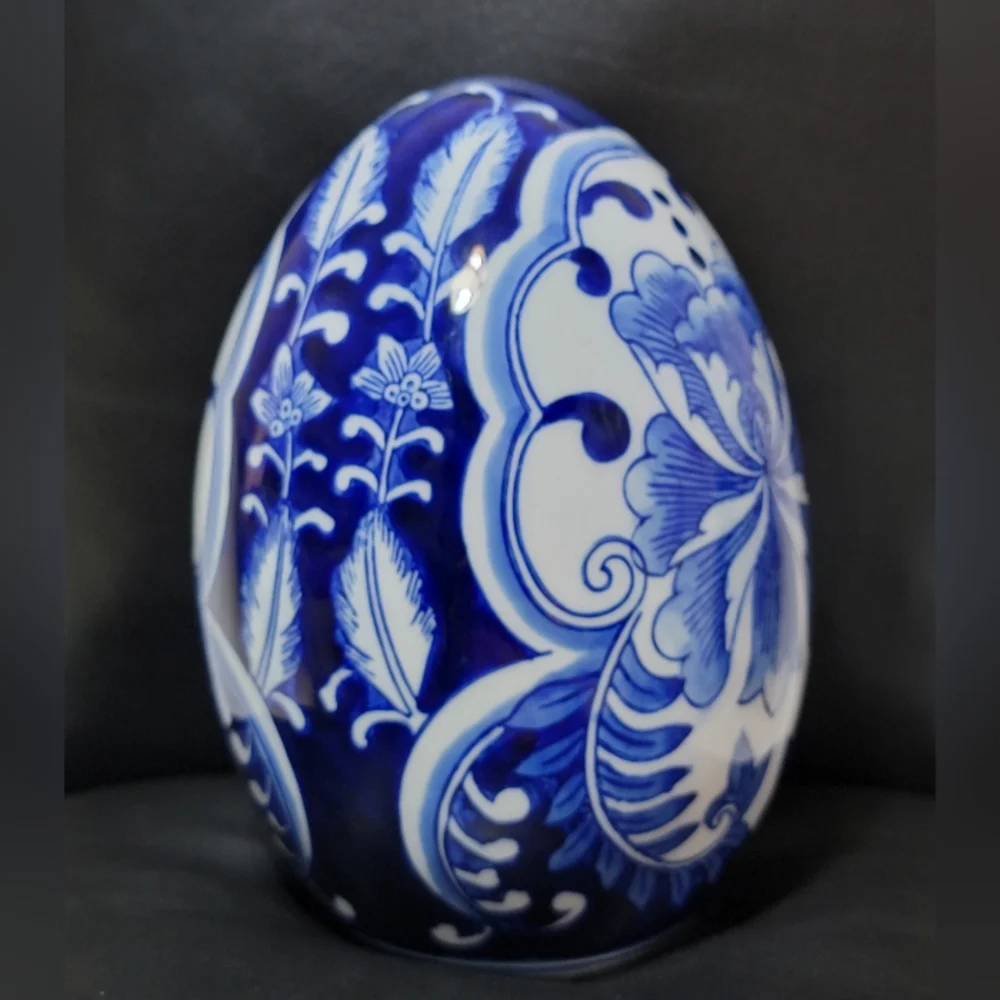 Cobalt Blue & White Chinoiserie Large 3D Egg Shape Ceramic Pottery ~ 8 inches H - Picture 5 of 17